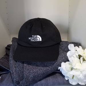 The North Face Black Snapback Hat **eco-friendly**